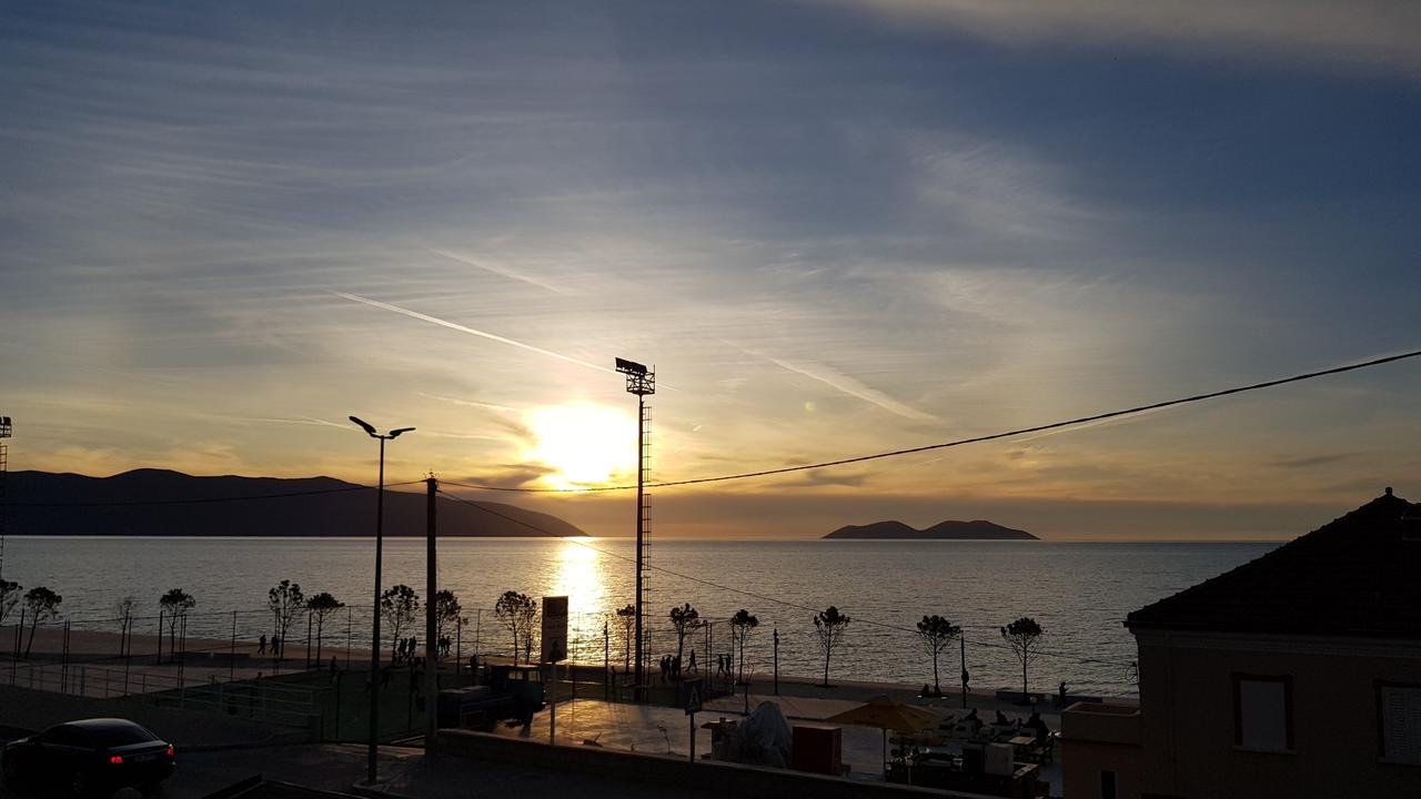 Julia Apartments Vlorë Esterno foto