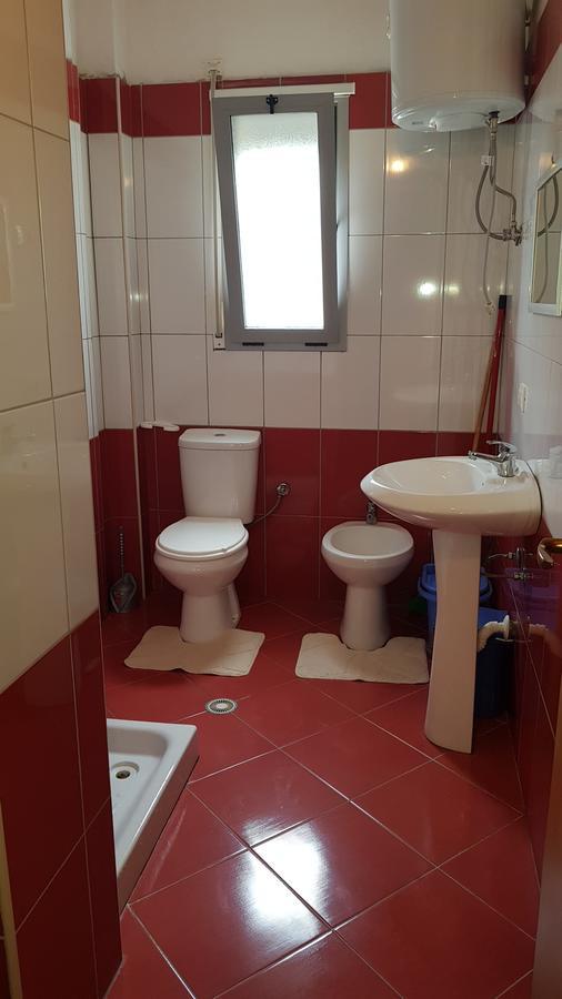 Julia Apartments Vlorë Esterno foto